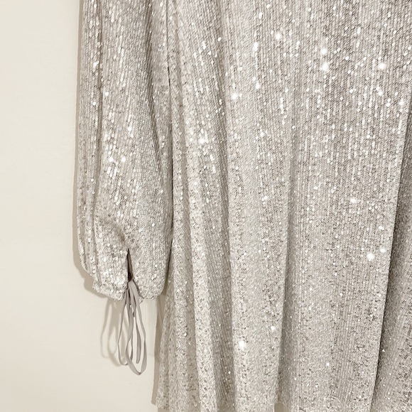 BADGLEY MISCHKA Silver Sequins Swing Dress Long Sleeved Worn Once Size 4 - Picture 5 of 9